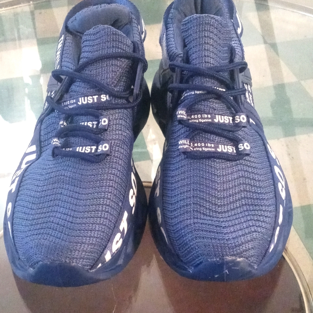 NEW Running/walking shoes(UNISEX)